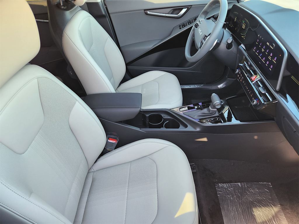 Thumbnail: 2026 Kia Niro - 9