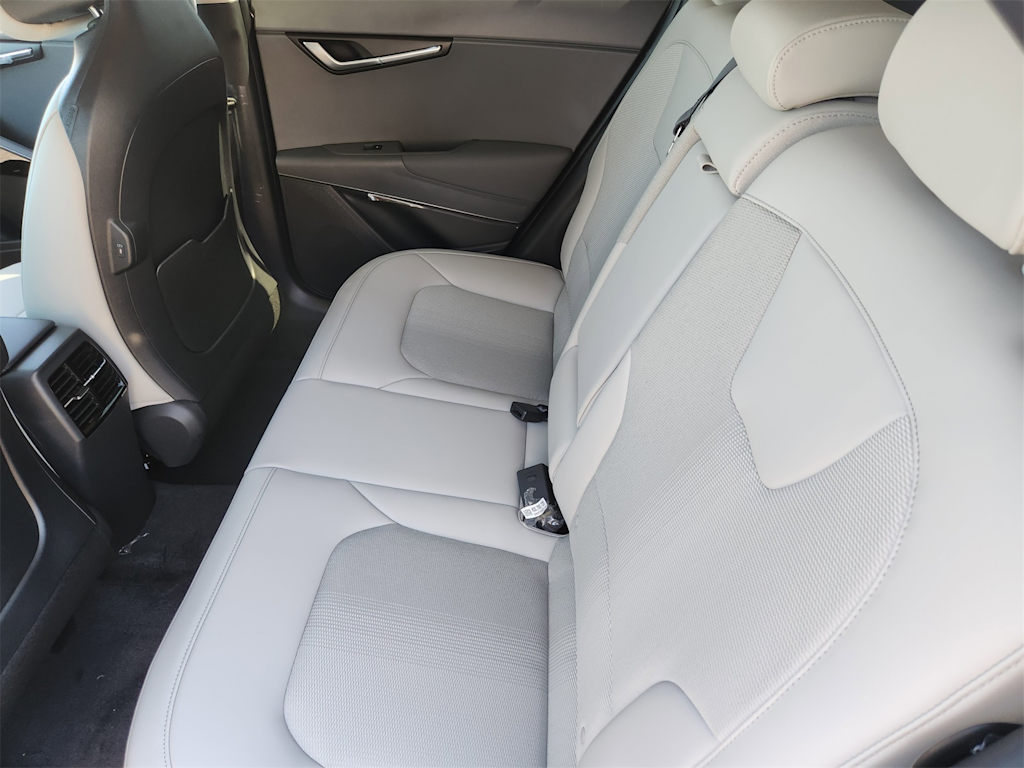 Thumbnail: 2026 Kia Niro - 10