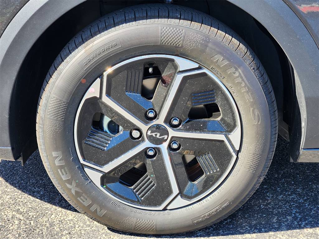 Thumbnail: 2026 Kia Niro - 6