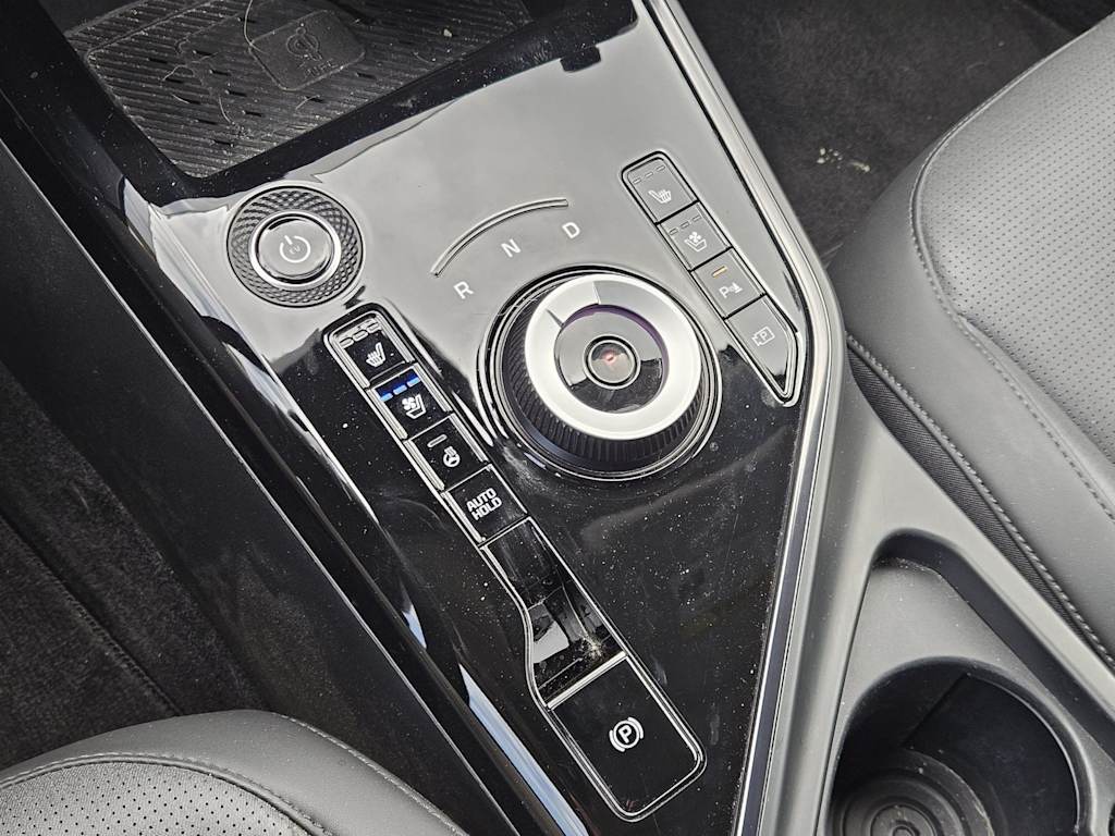 Thumbnail: 2023 Kia Niro - 12