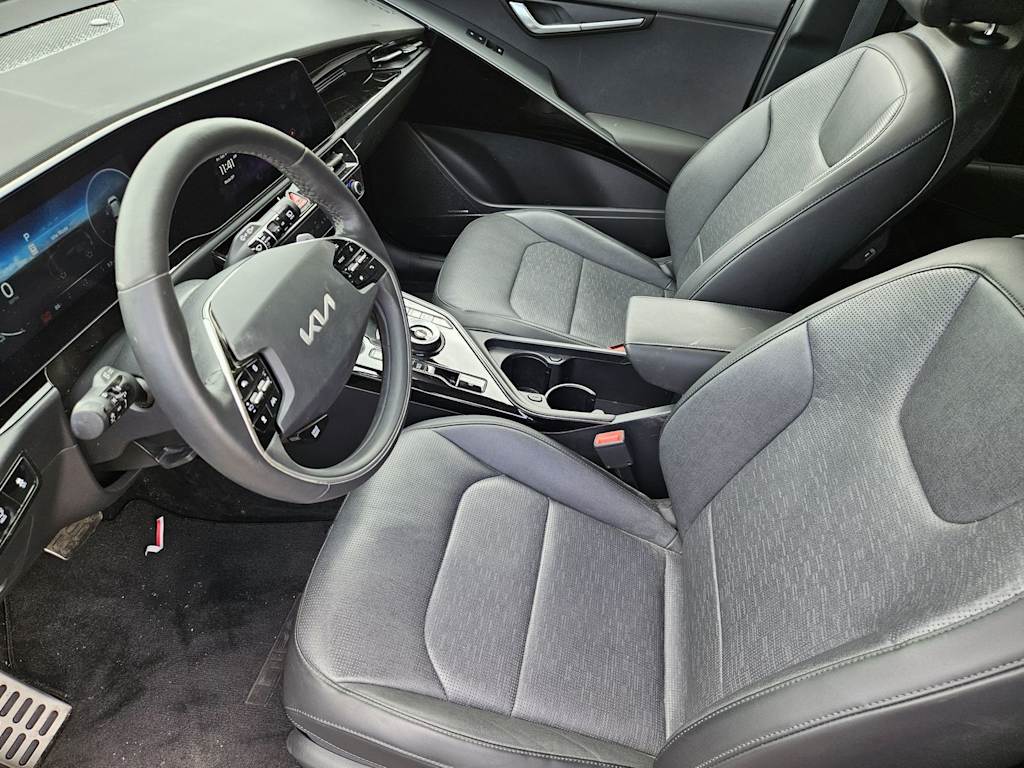 Thumbnail: 2023 Kia Niro - 8