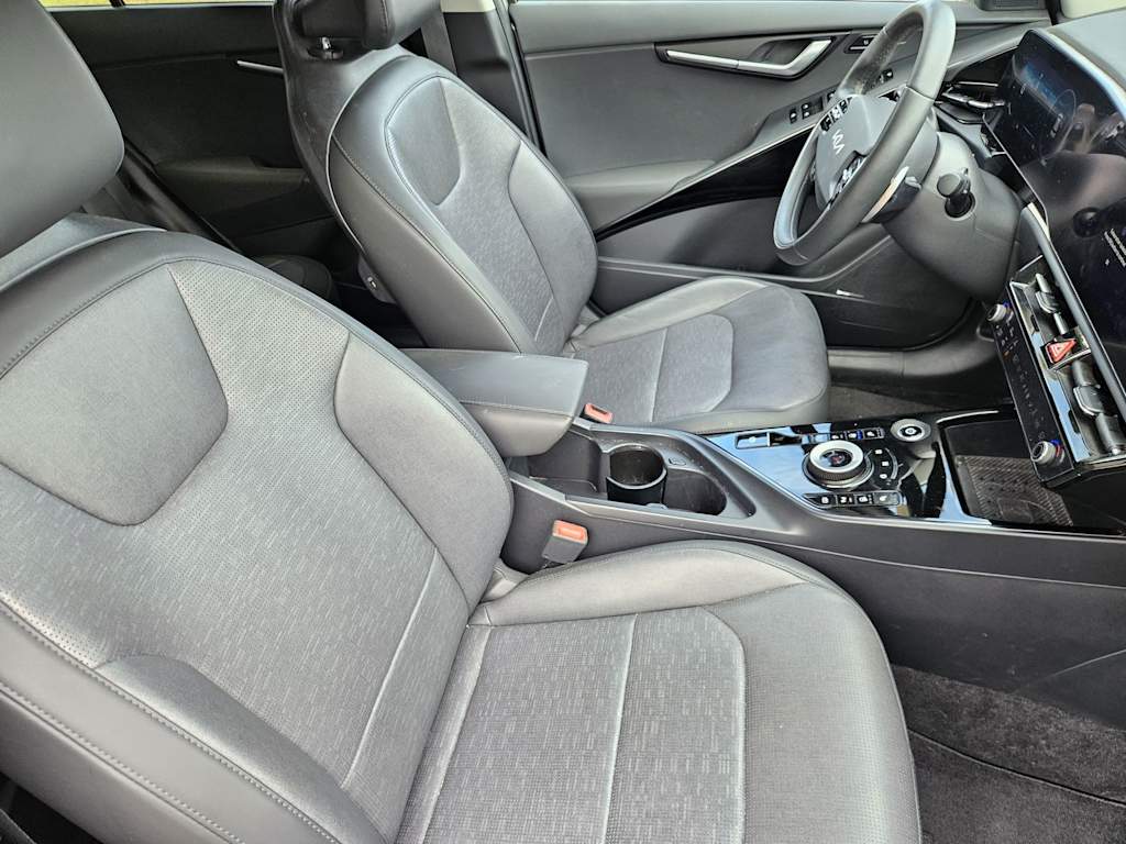 Thumbnail: 2023 Kia Niro - 20