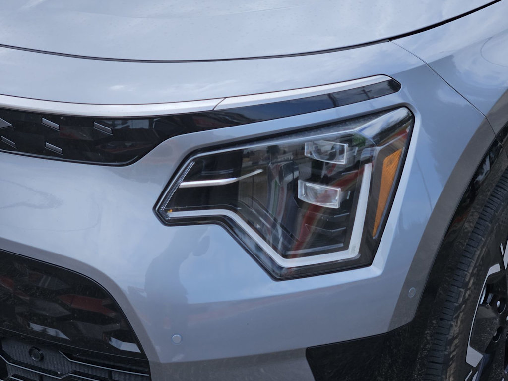 Thumbnail: 2023 Kia Niro - 17