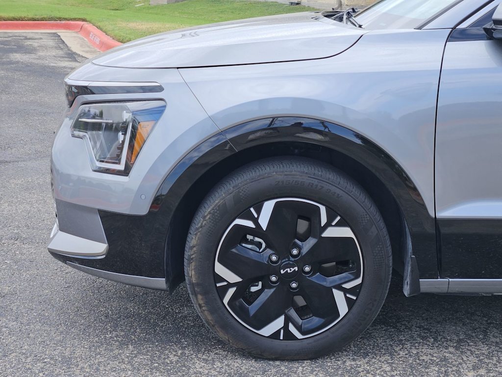 Thumbnail: 2023 Kia Niro - 5