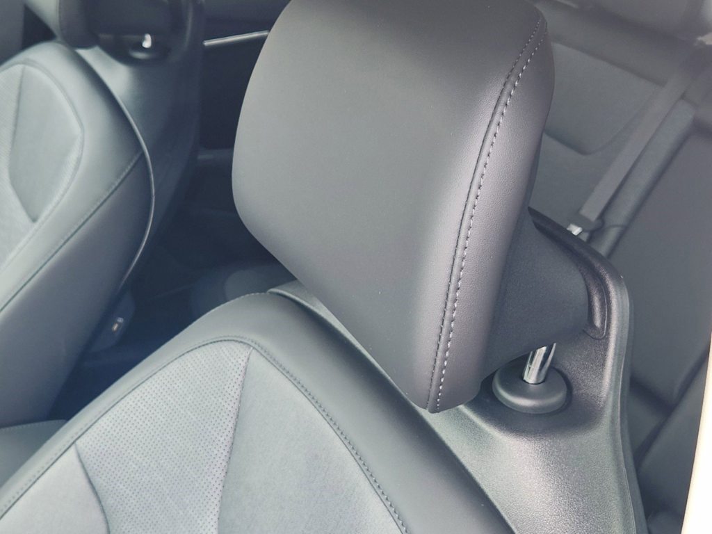 Thumbnail: 2025 Kia Niro - 18