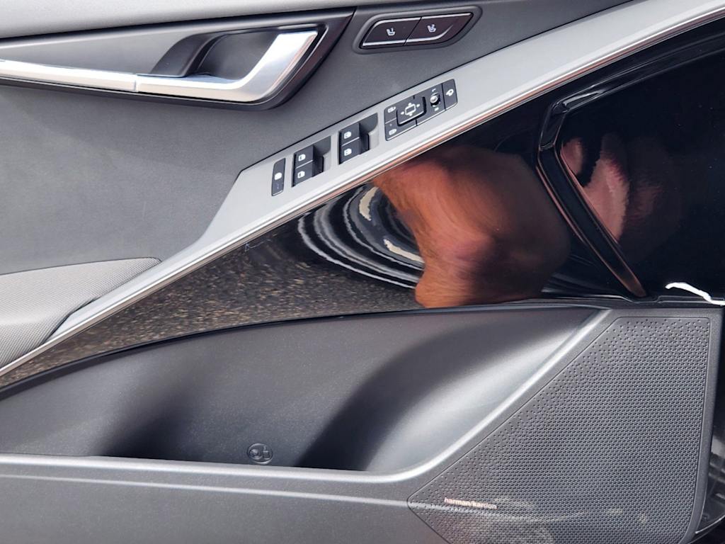 Thumbnail: 2025 Kia Niro - 14