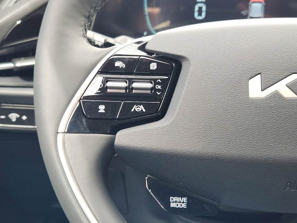 Thumbnail: 2025 Kia Niro - 23