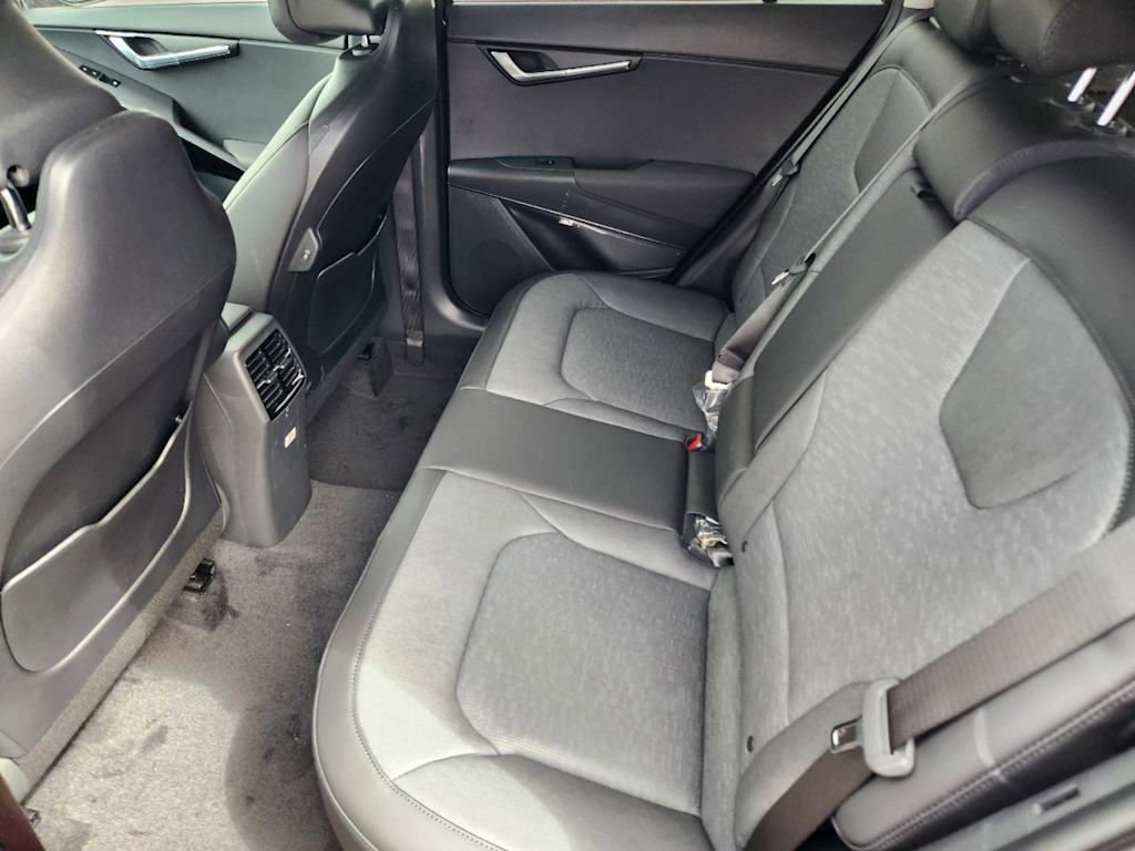 Thumbnail: 2025 Kia Niro - 10