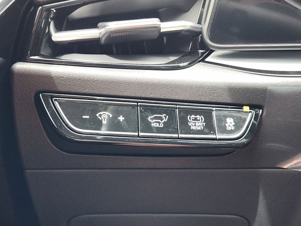 Thumbnail: 2025 Kia Niro - 21