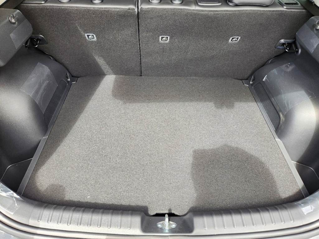 Thumbnail: 2025 Kia Niro - 25