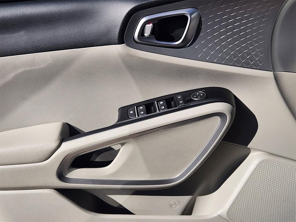 Thumbnail: 2025 Kia Soul - 22