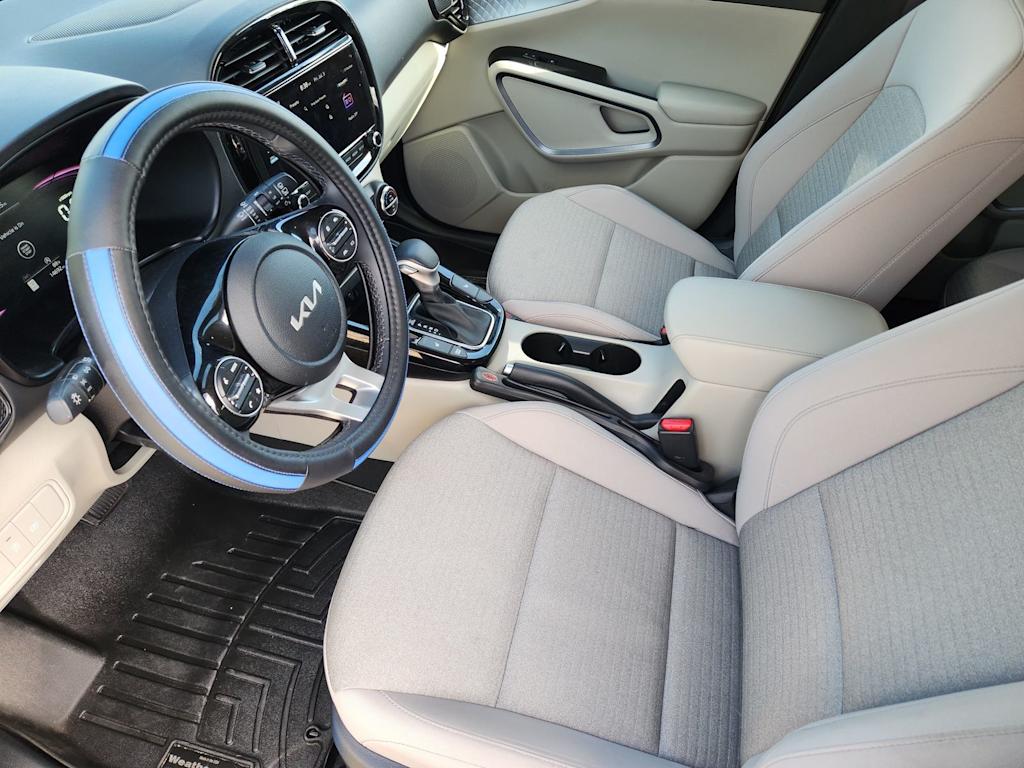Thumbnail: 2023 Kia Soul - 7
