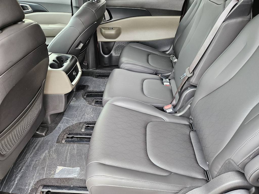 Thumbnail: 2026 Kia Carnival - 9