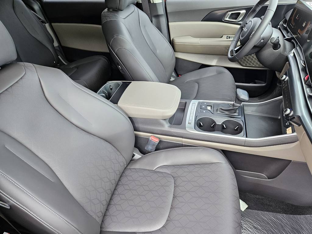 Thumbnail: 2026 Kia Carnival - 17
