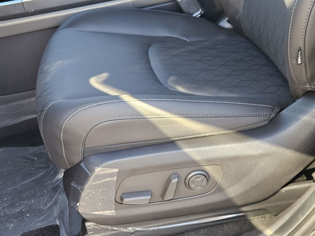 Thumbnail: 2026 Kia Carnival - 19