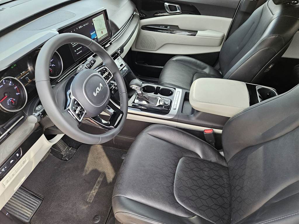 Thumbnail: 2023 Kia Carnival - 8