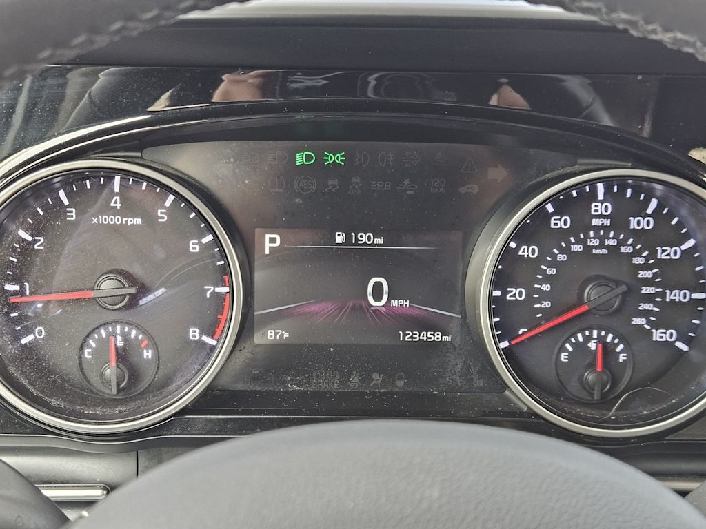 Thumbnail: 2023 Kia Carnival - 13