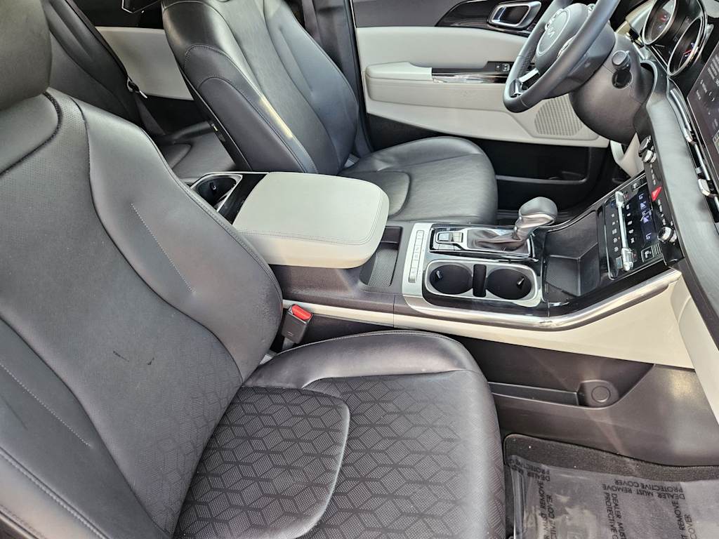 Thumbnail: 2023 Kia Carnival - 20