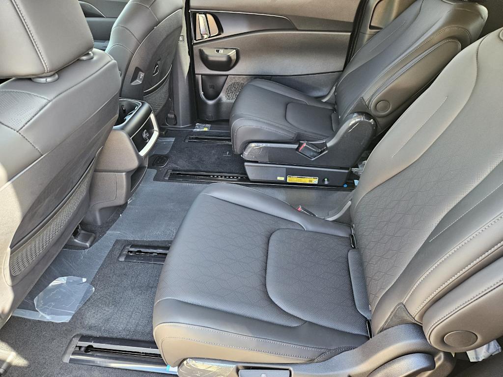 Thumbnail: 2027 Kia Carnival - 21