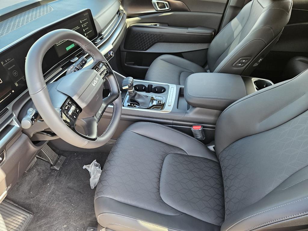 Thumbnail: 2027 Kia Carnival - 7