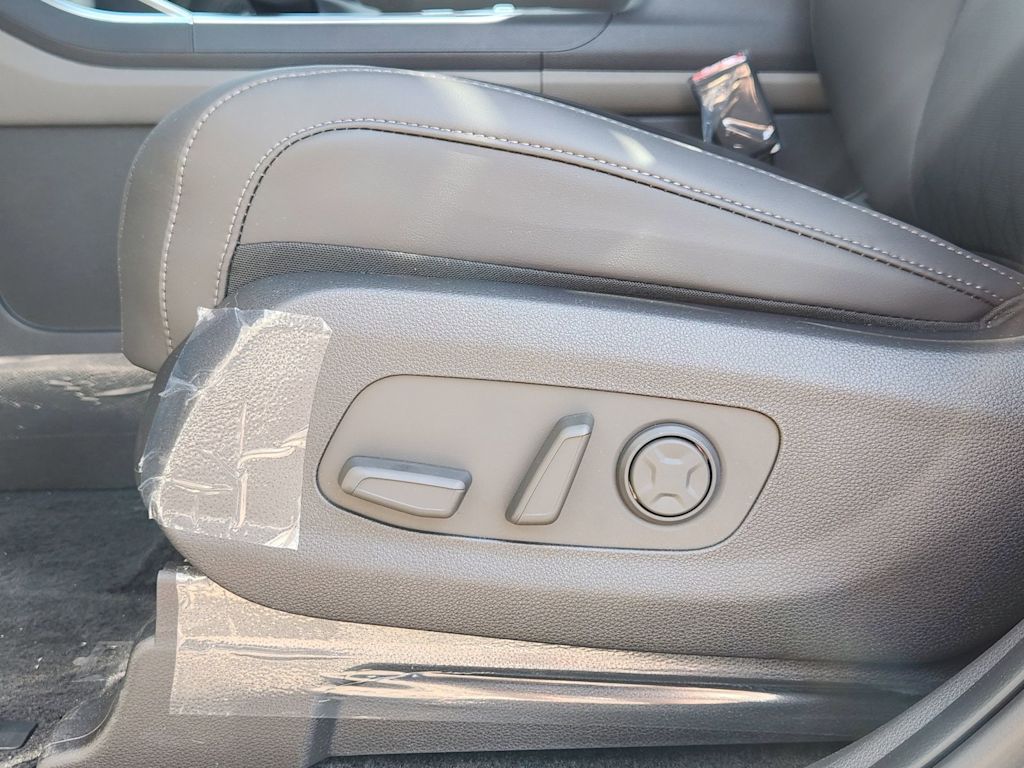 Thumbnail: 2026 Kia Carnival - 25