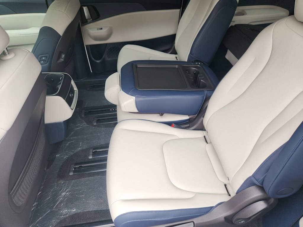Thumbnail: 2026 Kia Carnival - 24