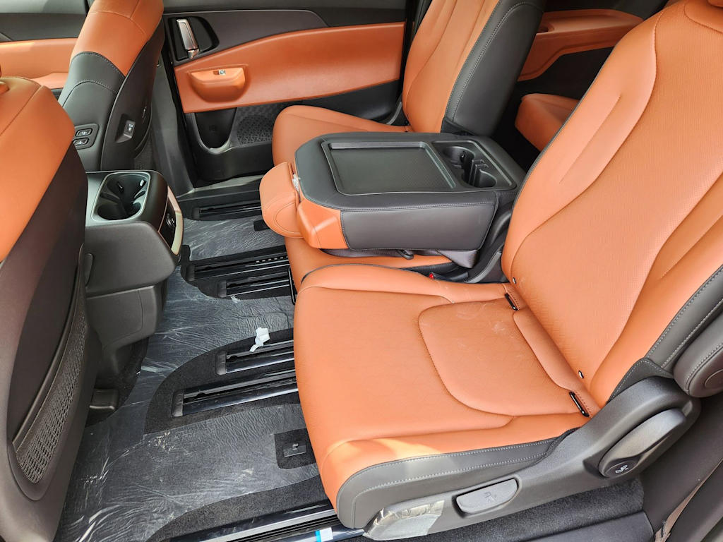 Thumbnail: 2026 Kia Carnival - 24