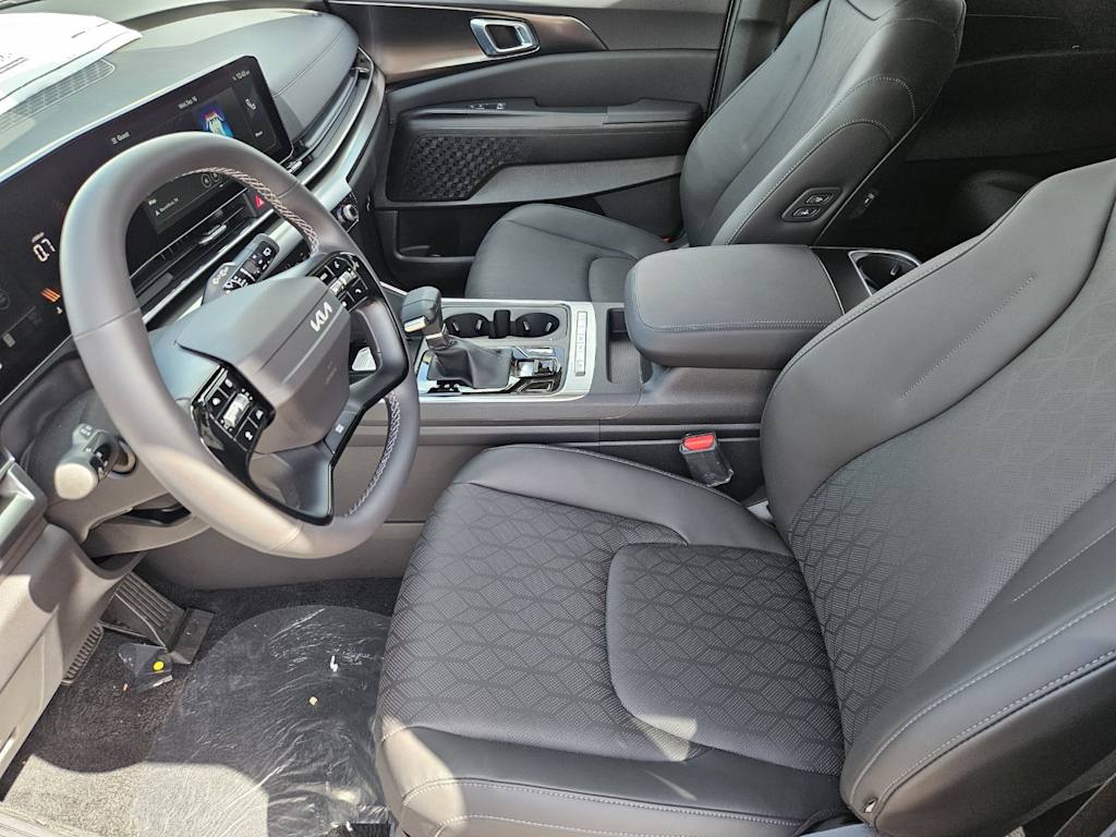 Thumbnail: 2027 Kia Carnival - 8