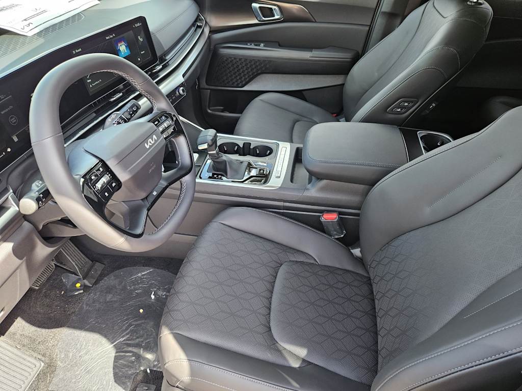 Thumbnail: 2027 Kia Carnival - 7