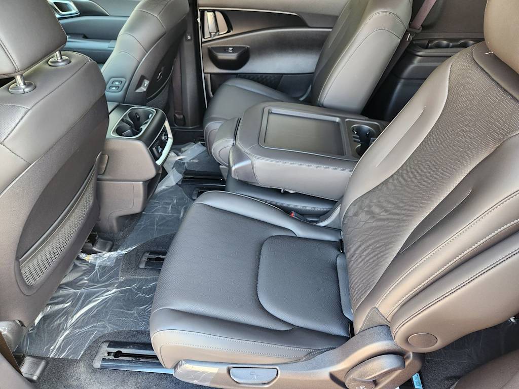 Thumbnail: 2026 Kia Carnival - 11