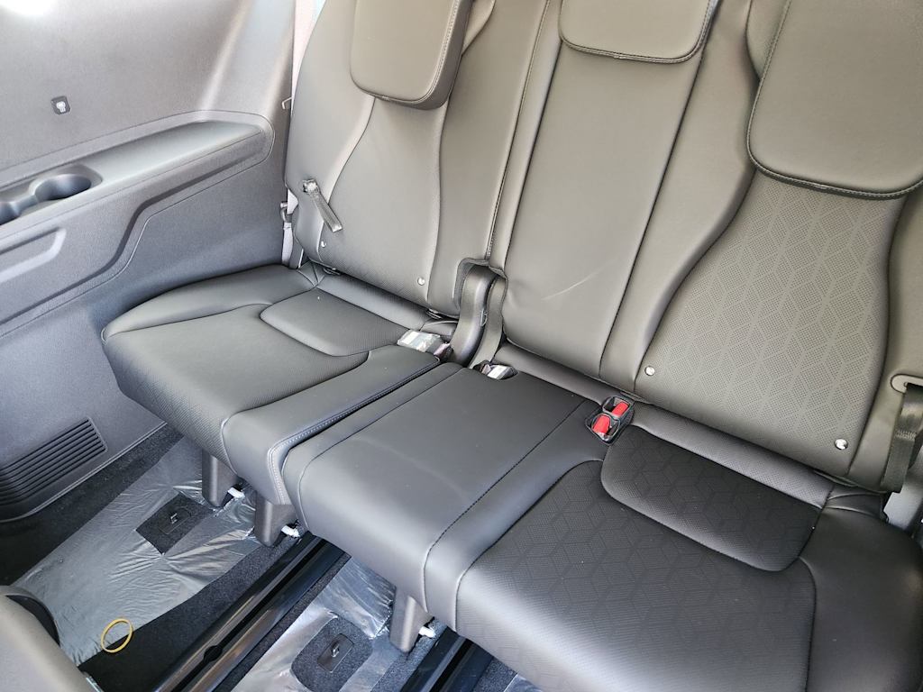 Thumbnail: 2026 Kia Carnival - 28