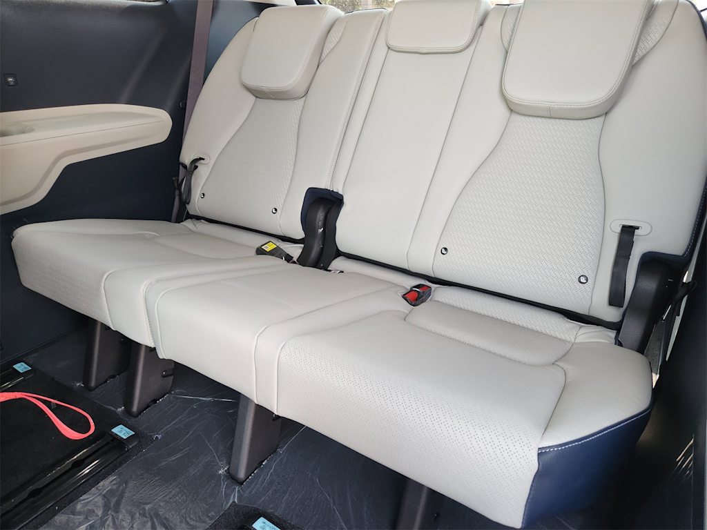 Thumbnail: 2026 Kia Carnival - 11