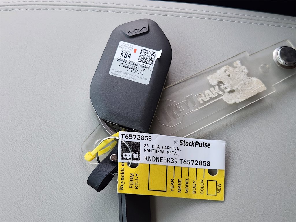 Thumbnail: 2026 Kia Carnival - 16