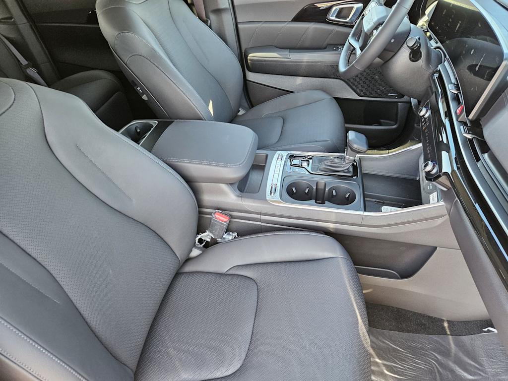 Thumbnail: 2027 Kia Carnival - 17
