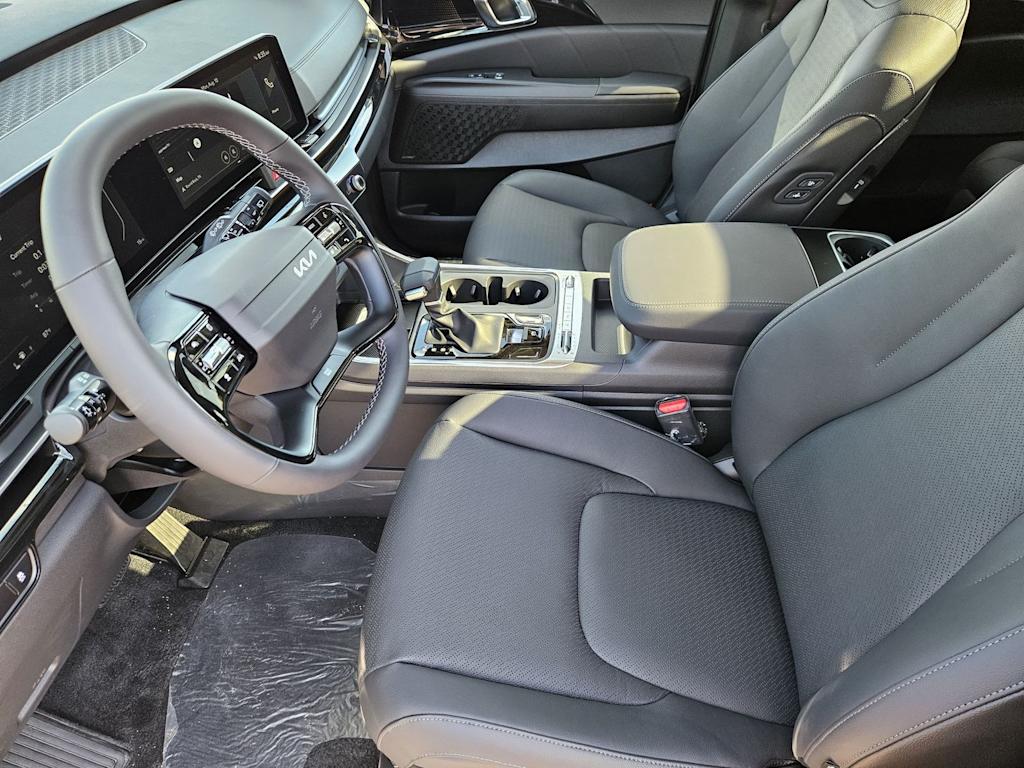 Thumbnail: 2027 Kia Carnival - 8