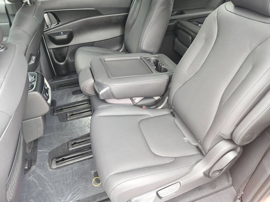 Thumbnail: 2026 Kia Carnival - 24