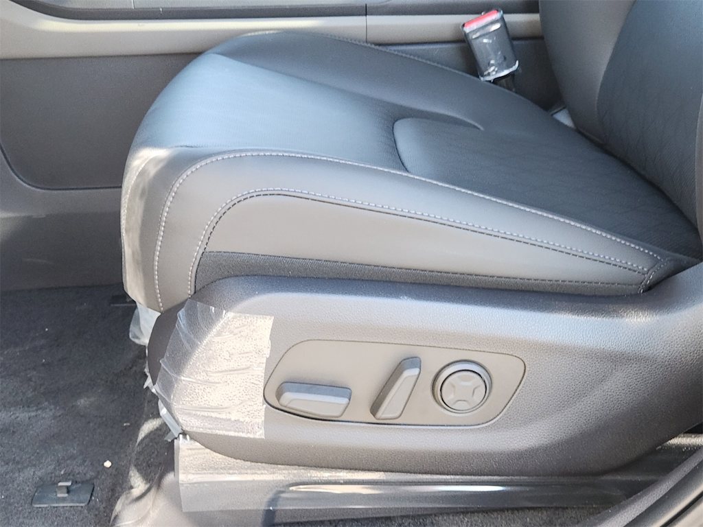 Thumbnail: 2026 Kia Carnival - 24