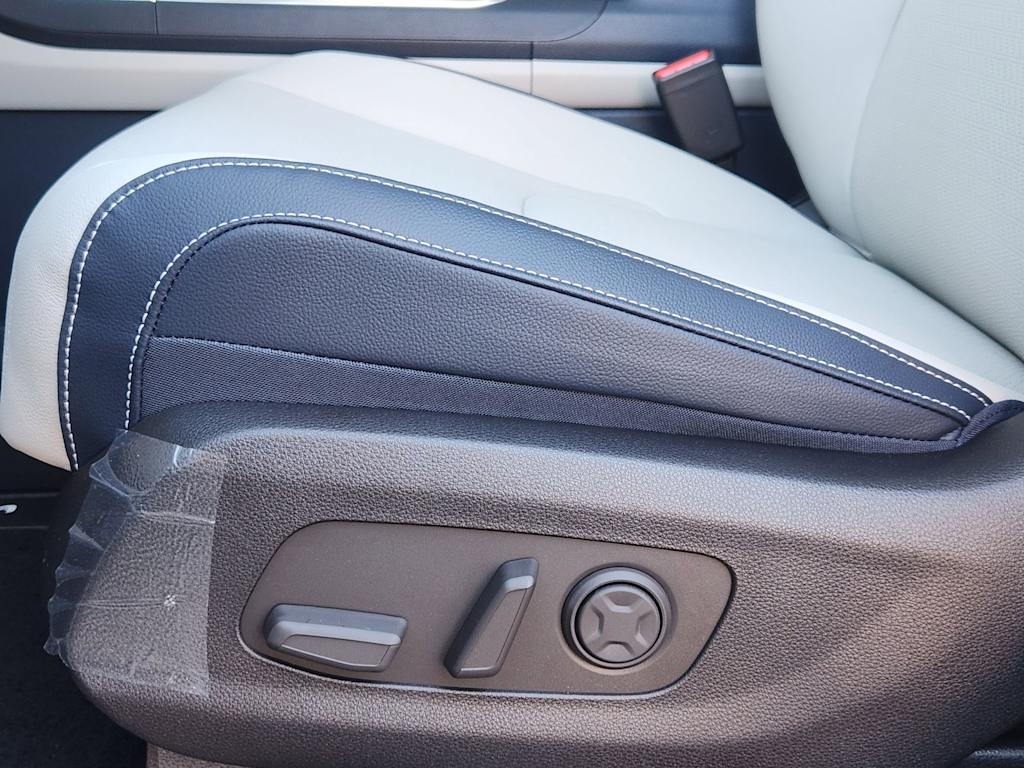 Thumbnail: 2026 Kia Carnival - 25