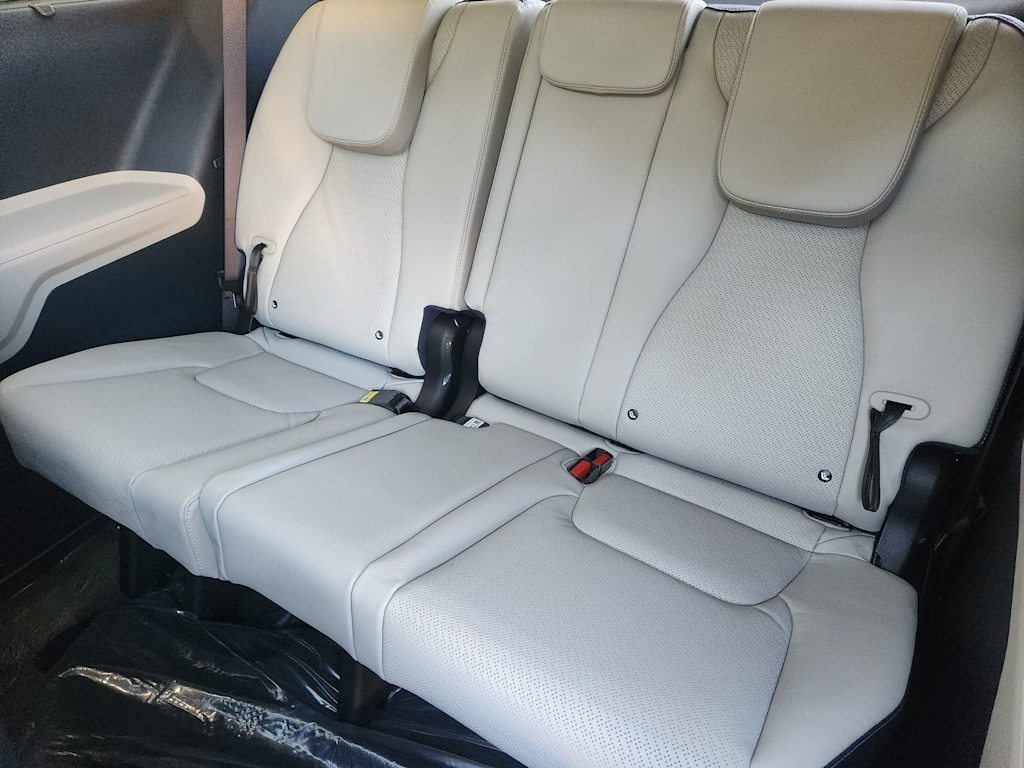 Thumbnail: 2026 Kia Carnival - 11