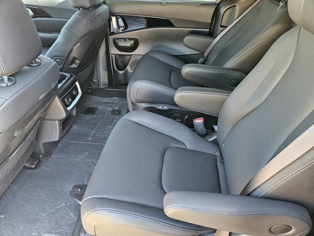 Thumbnail: 2027 Kia Carnival - 9