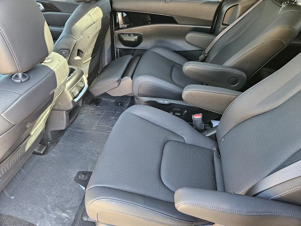 Thumbnail: 2027 Kia Carnival - 20