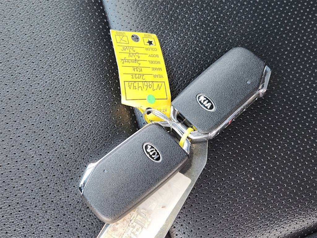 Thumbnail: 2022 Kia Sportage - 17