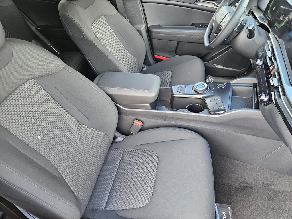 Thumbnail: 2027 Kia Sportage - 17