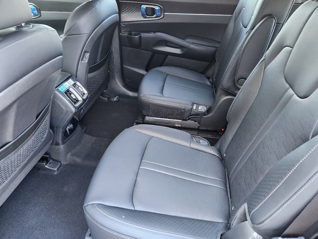 Thumbnail: 2026 Kia Sorento - 9