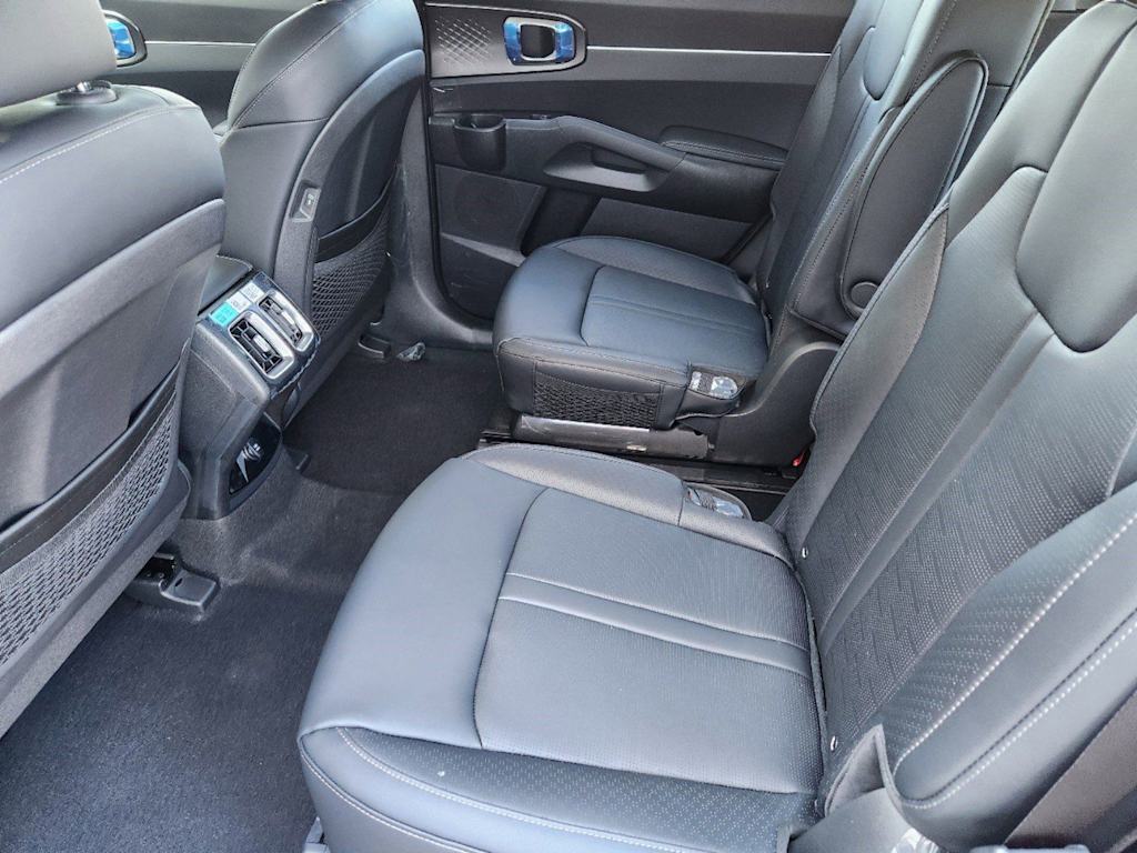 Thumbnail: 2026 Kia Sorento - 9