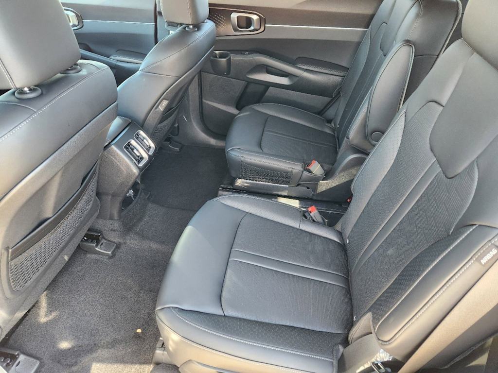 Thumbnail: 2025 Kia Sorento - 9