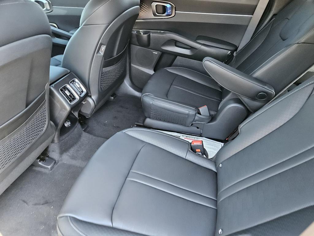 Thumbnail: 2026 Kia Sorento - 9