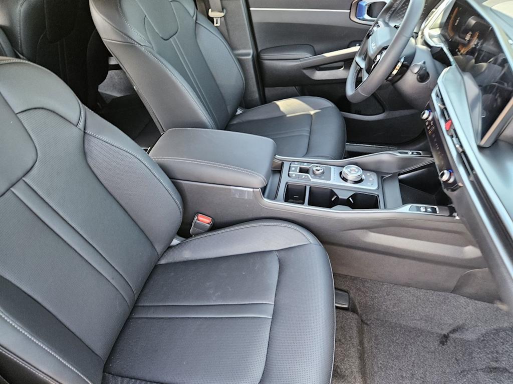 Thumbnail: 2026 Kia Sorento - 16