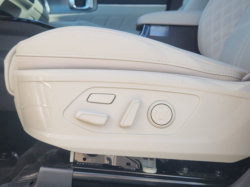 Thumbnail: 2026 Kia Sorento - 27