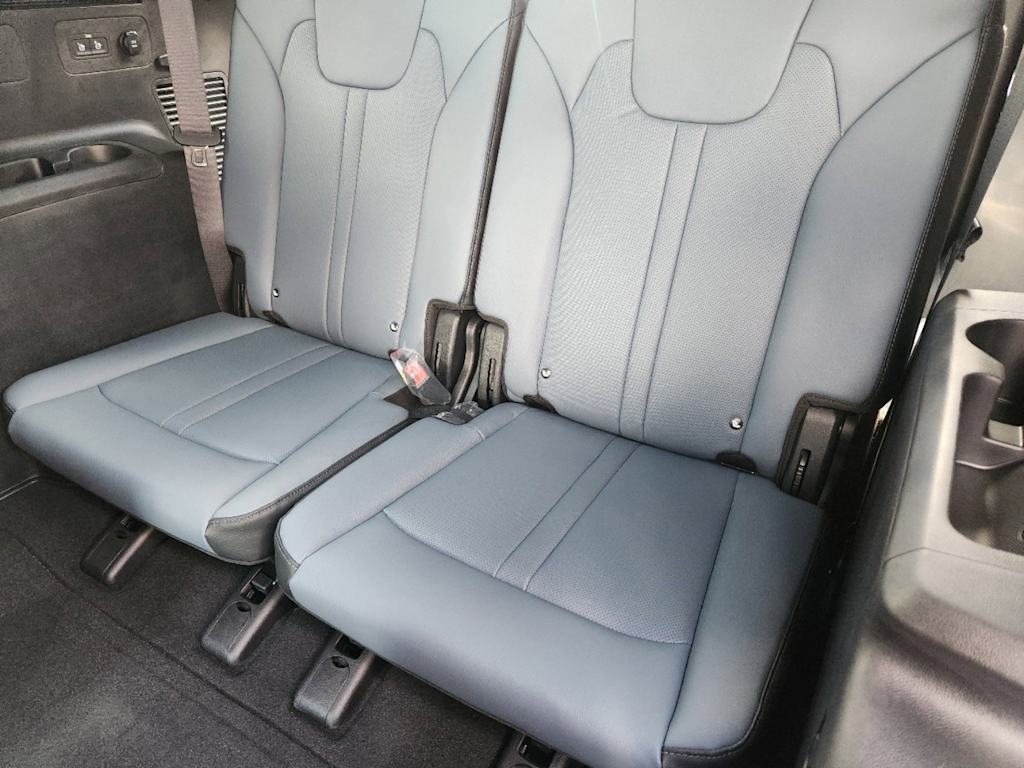 Thumbnail: 2025 Kia Sorento - 24